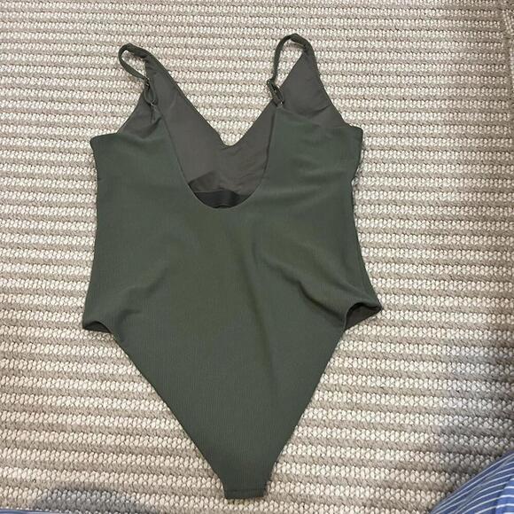 Beach Riot Core Collection Reese One Piece - Picture 4 of 5